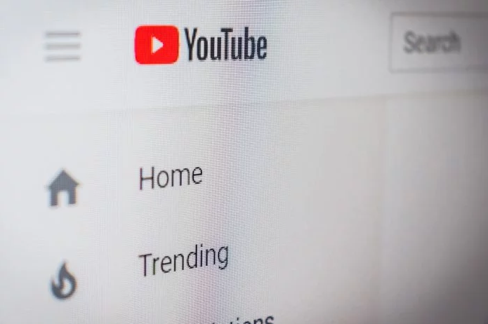 YouTube proíbe conteúdo supremacista e promete remover vídeos